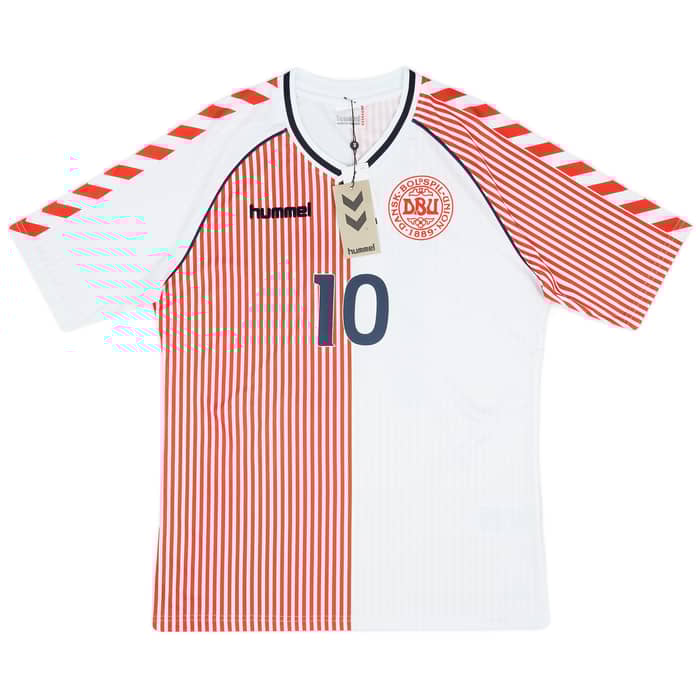 2023 Denmark Hummel 'DBU 86' Reissue Away Shirt Eriksen #10