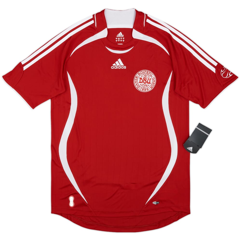 2006-08 Denmark Home Shirt (S)
