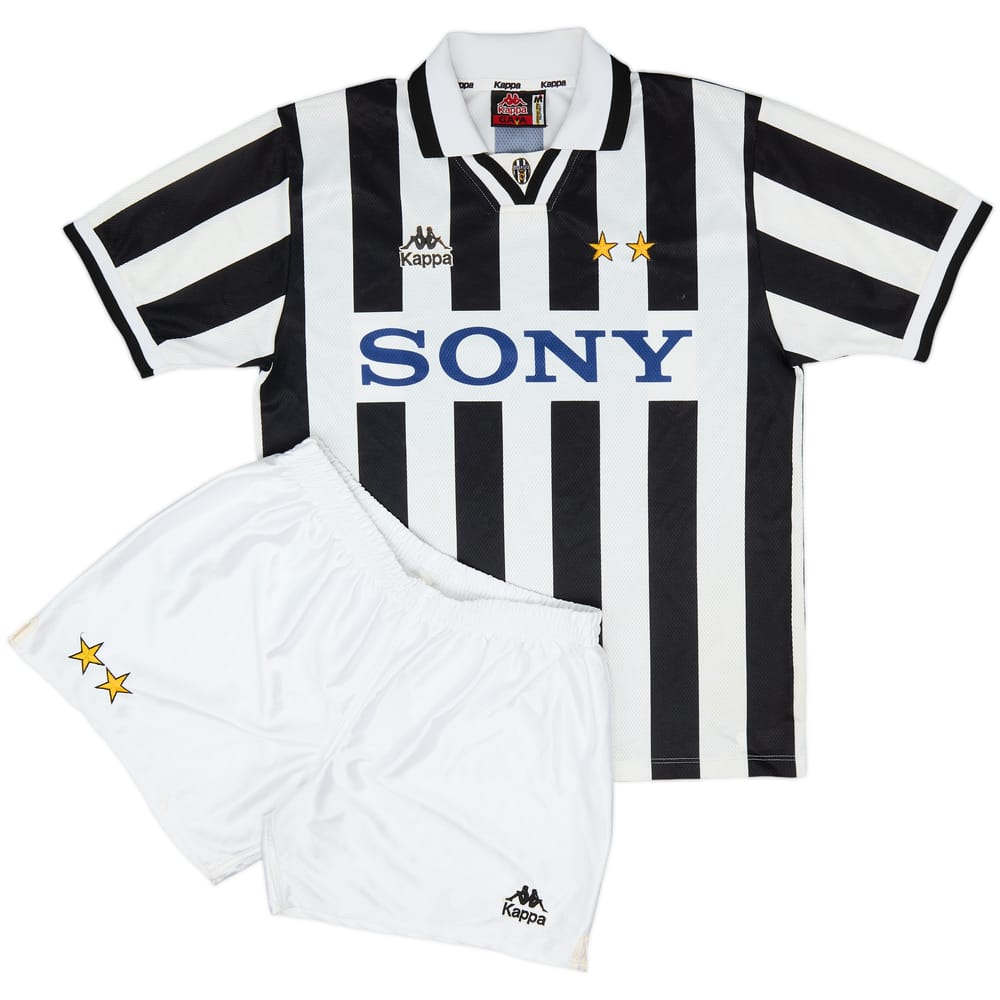 1995-97 Juventus Home Shirt & Shorts - 8/10 - (M)