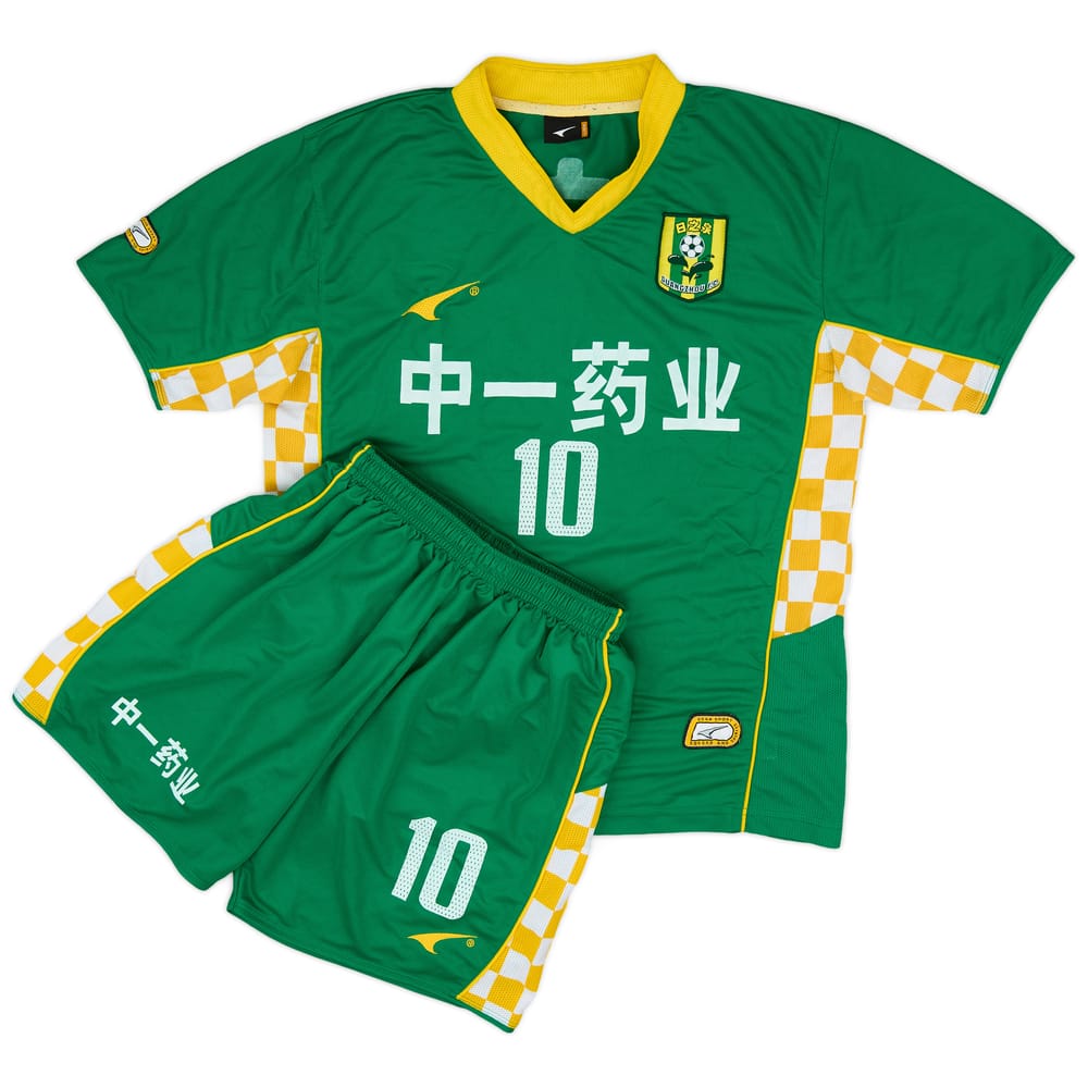 2004 Guangzhou FC Home Shirt and Shorts #10 - 9/10 - (M)