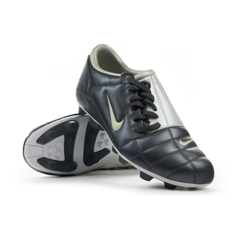 2004 Nike Total 90 III VT Football Boots