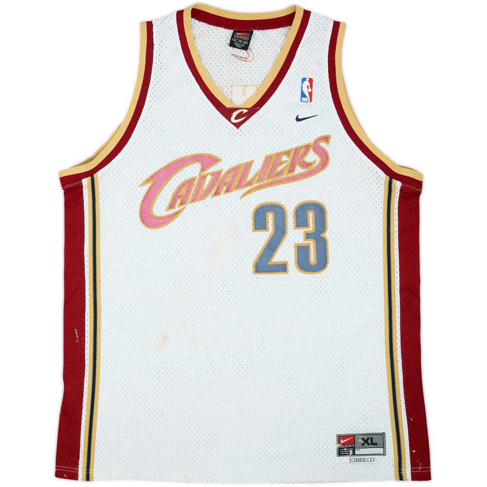 2003-04 Cleveland Cavaliers James #23 Nike Swingman Home Jersey - 4/10 - (XL)