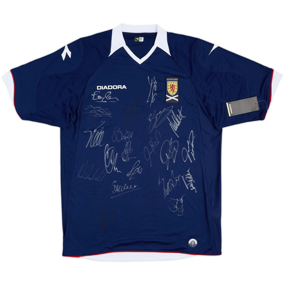 2008-09 Scotland Squad Signed Home Shirt (L)