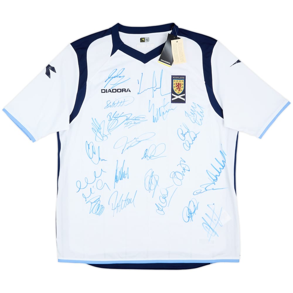 2009-10 Scotland Squad Signed Away Shirt (XL)