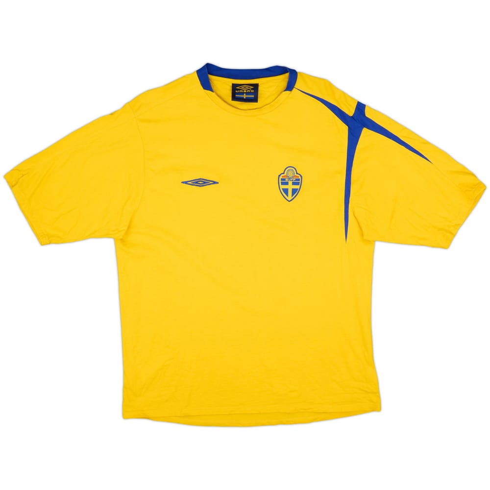 2004-06 Sweden Umbro Leisure Tee - 9/10 - (L)