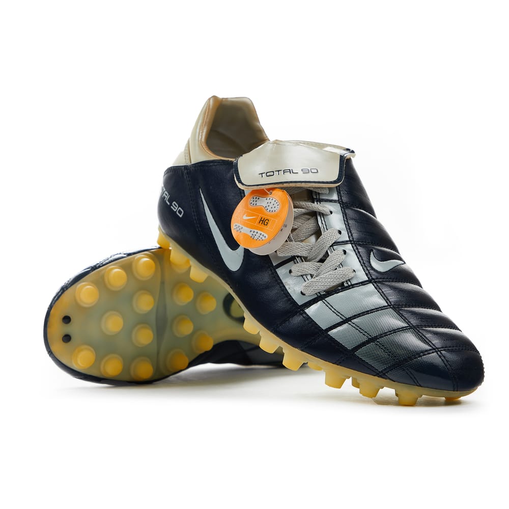 2003 Nike Total 90 II Football Boots (UK 8) - 7/10