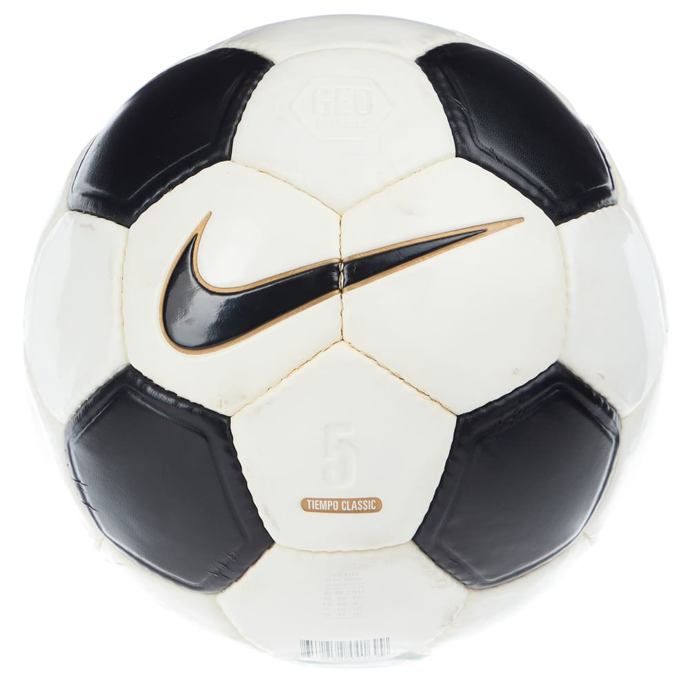 Nike Tiempo Classic Geo Ball - As New - (5)