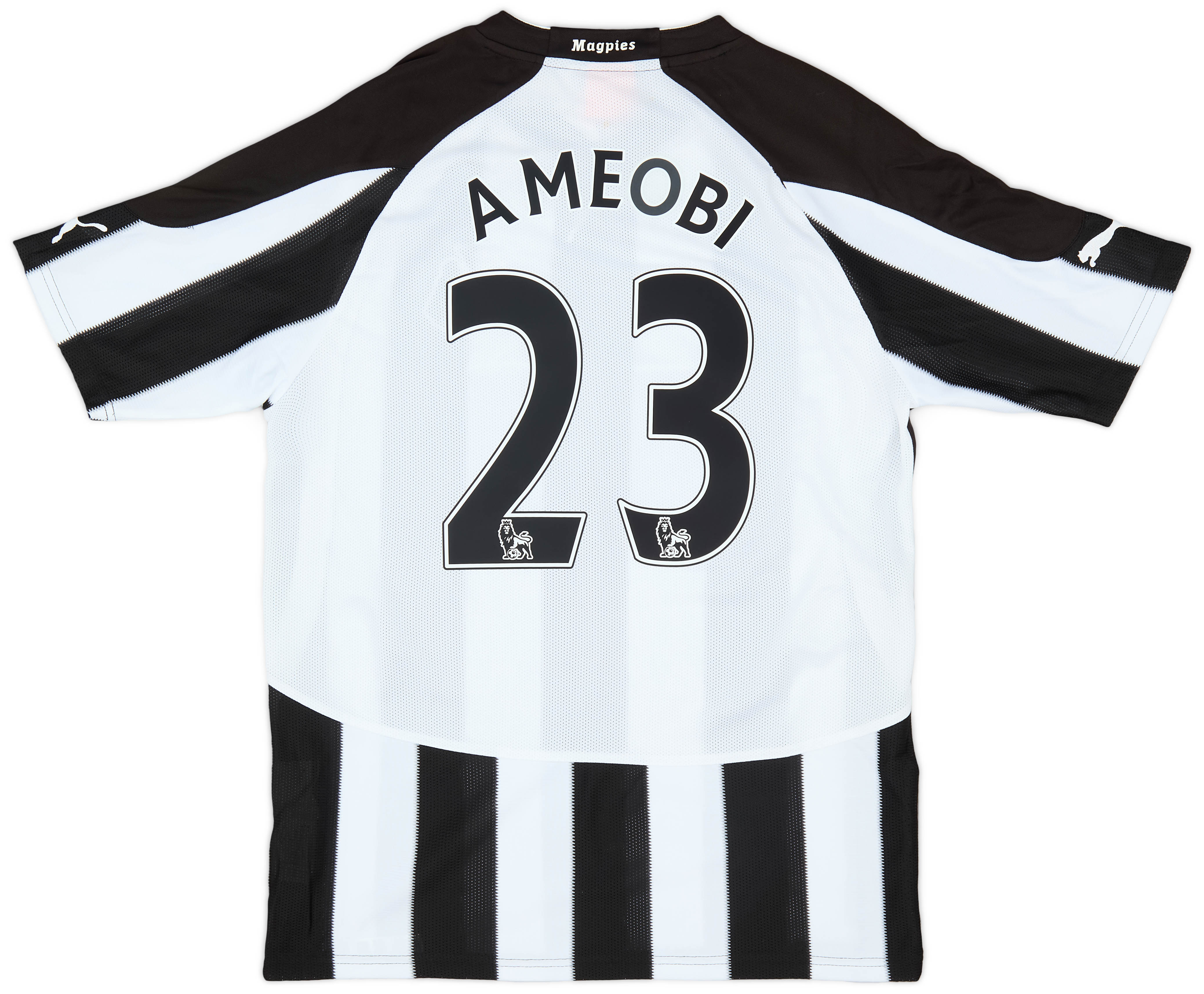 2010-11 Newcastle Home Shirt Ameobi #23 (S)