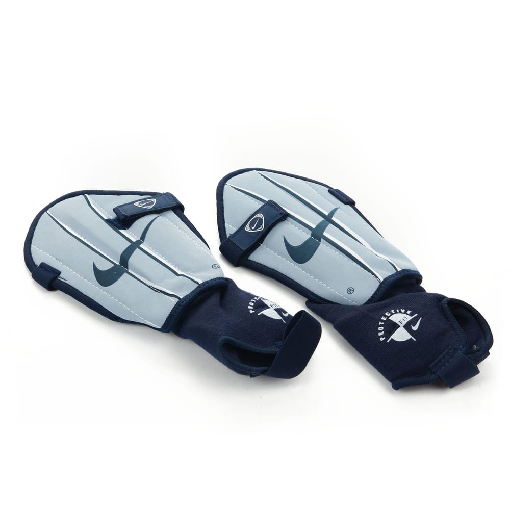 2000s Nike Shin Pads - One Size