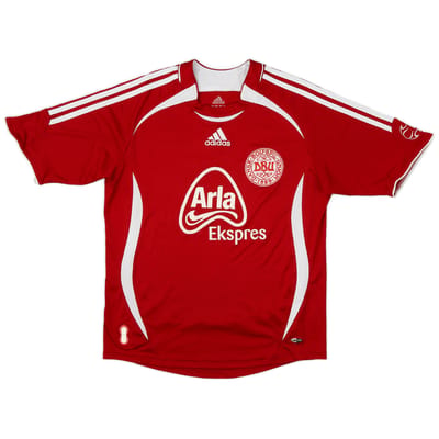 2006-08 Denmark Home/Training Shirt - 6/10 - (13-14 Years)