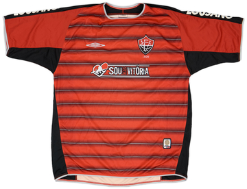 2004-05 Vitoria Home Shirt #10