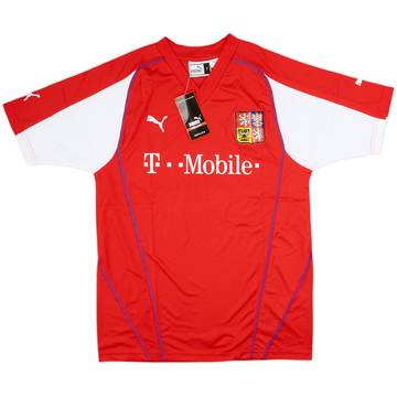 2004-05 Czech Republic Basic Home Shirt (L)