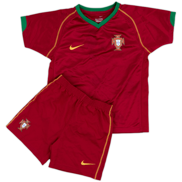 2006-08 Portugal Home Shirt & Shorts - 9/10 - (5-6 Years)