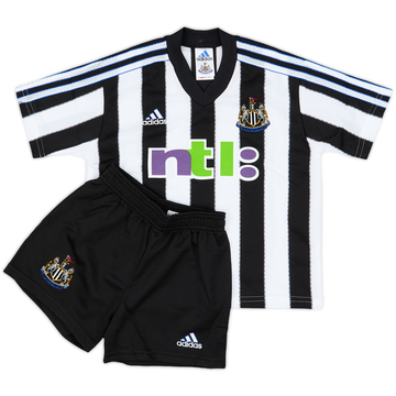2000-01 Newcastle Home Shirt & Shorts - 9/10 - (5-6 Years)