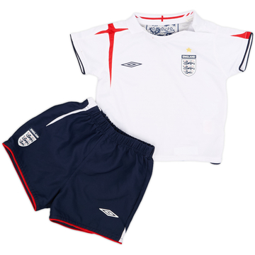 2005-07 England Home Shirt & Shorts - 8/10 - (18-24 Months)