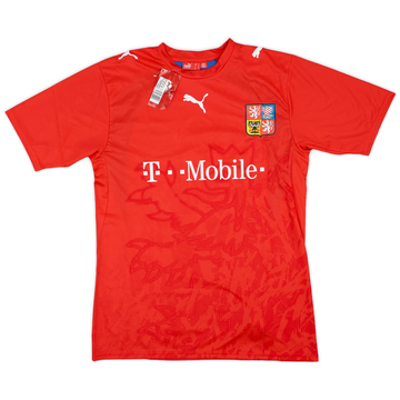 2006-08 Czech Republic Basic Home Shirt (S)