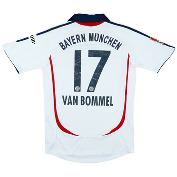 2006-07 Bayern Munich Away Shirt Van Bommel #17 - 5/10 - (S)