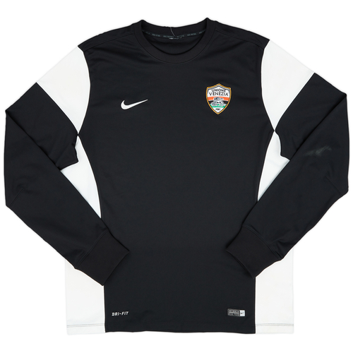 Sweat shop nike 2014