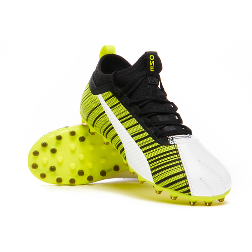 Kids football boots 2019 store