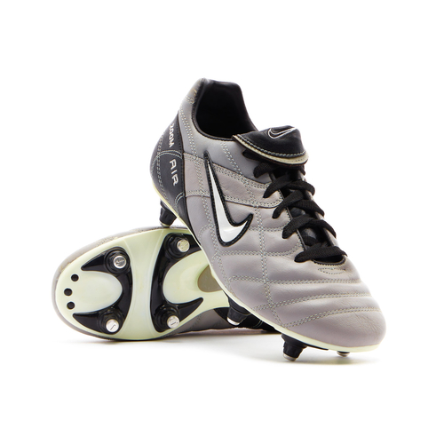 Nike studs below 2000 hotsell