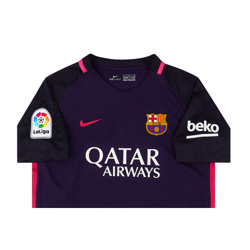 Barcelona 2016 away 2025 kit