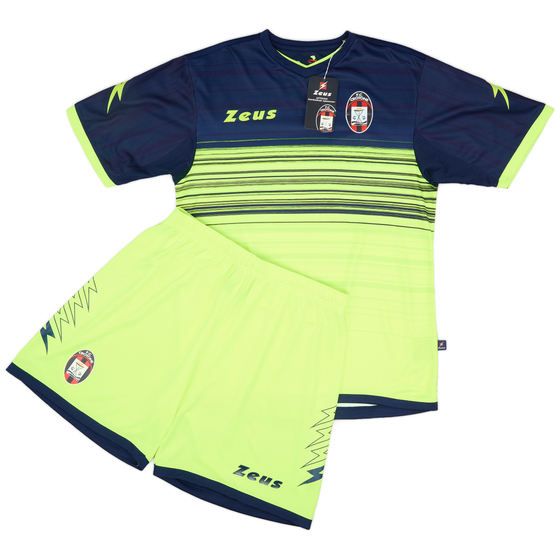 2016-17 Crotone Zeus Training Shirt & Shorts