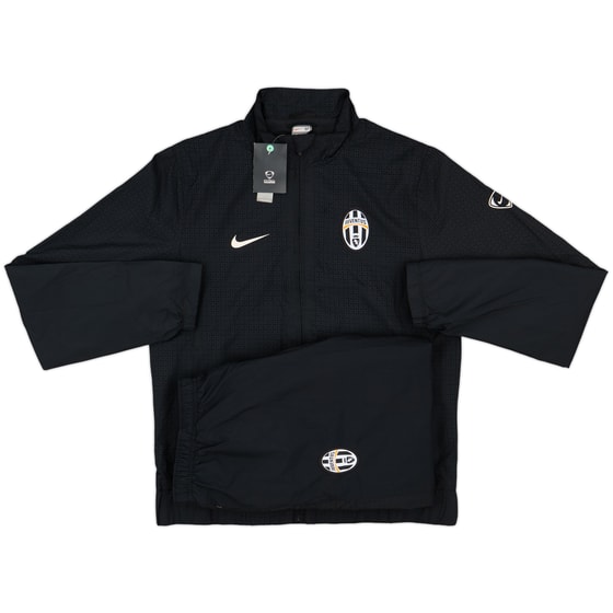 2009-10 Juventus Nike Tracksuit (M)